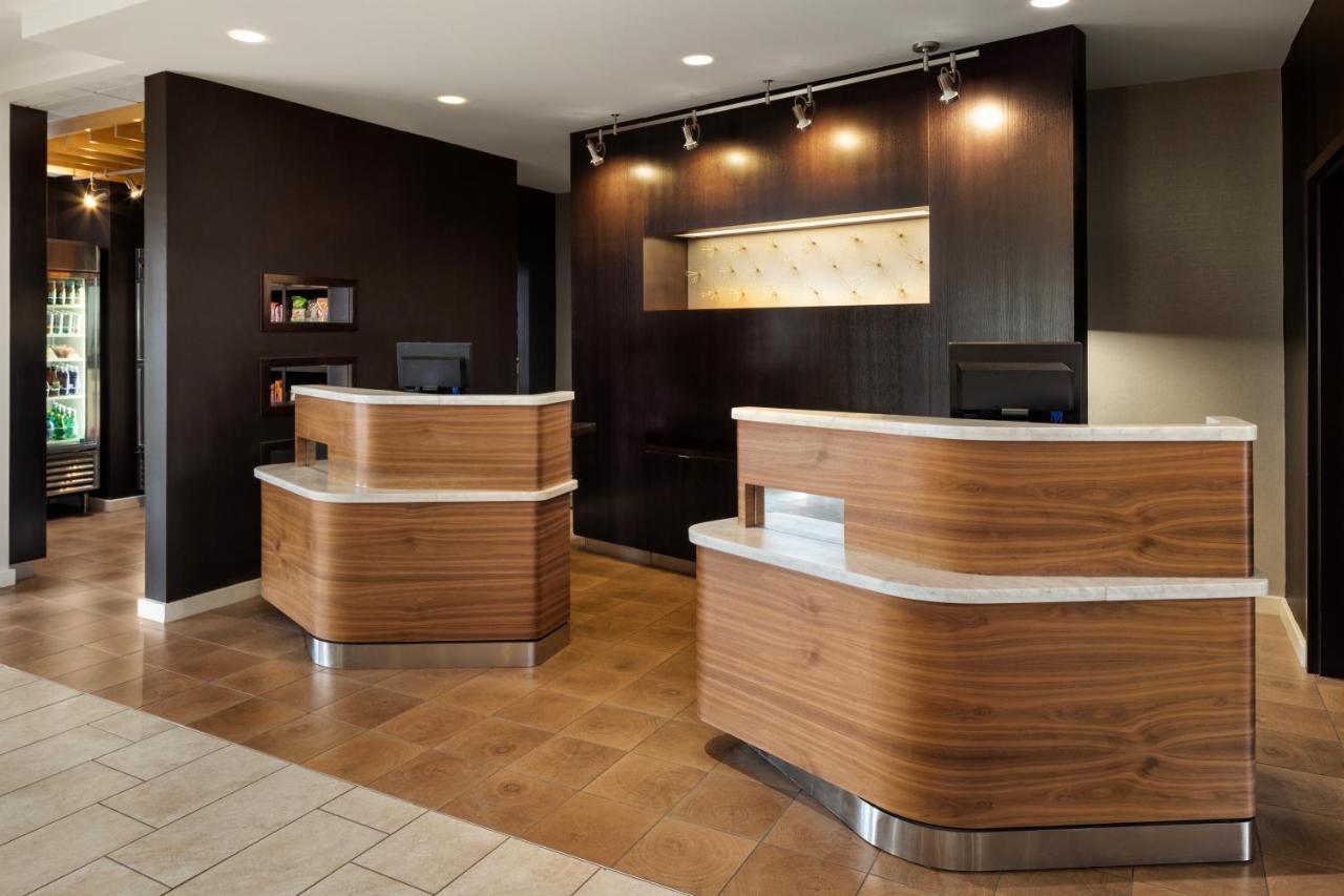 Hotel Courtyard & Event Center 3*