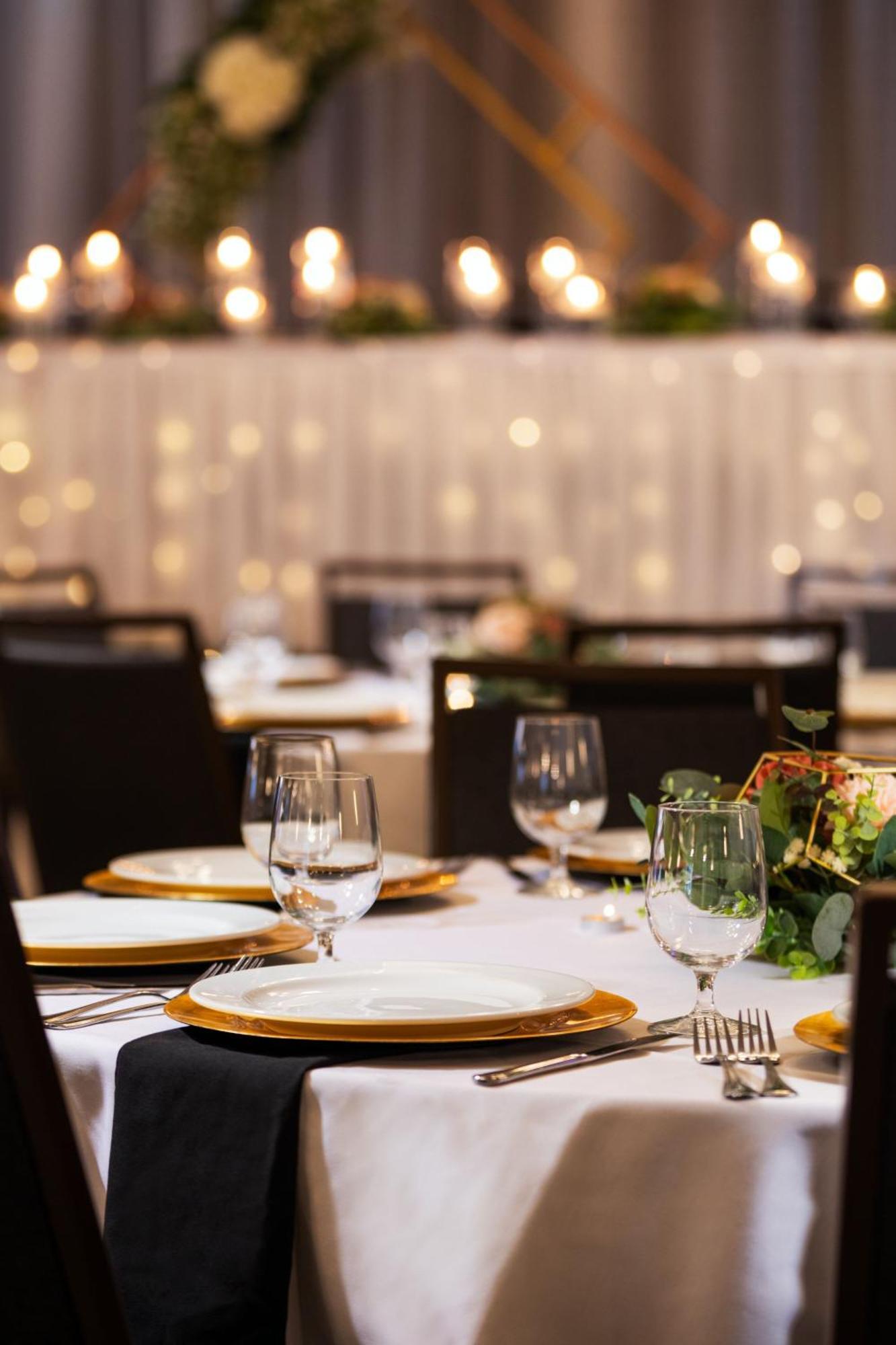 Hotel Courtyard & Event Center 3*