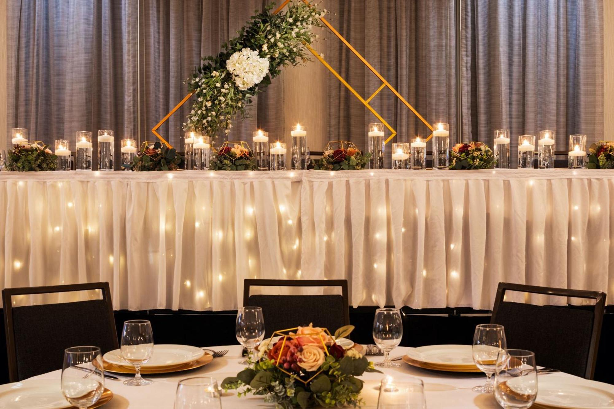 Hotel Courtyard & Event Center Mankato